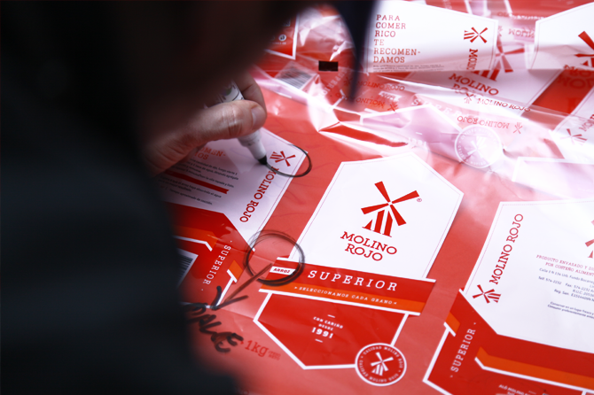 農(nóng)業(yè)產(chǎn)品品牌策劃設(shè)計——秘魯Molino Rojo紅磨坊雜交水稻品牌形象再設(shè)計，包裝設(shè)計——包裝設(shè)計2——尚略廣告品牌策劃與廣告設(shè)計公司