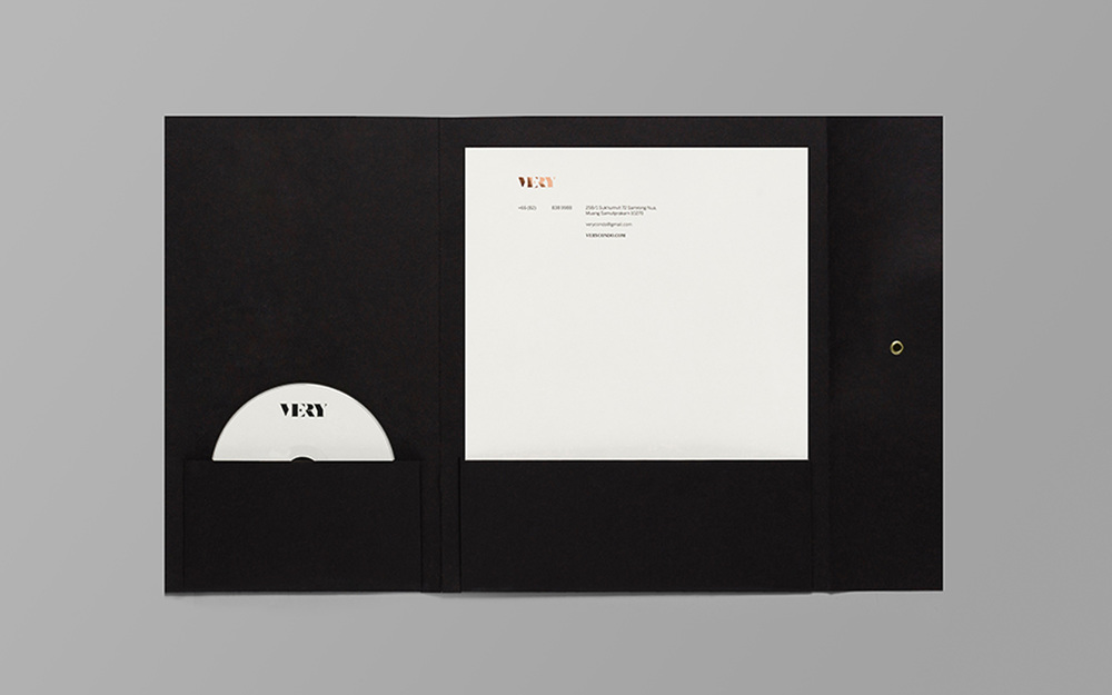 8.1.Y高端住宅地產(chǎn)標志設(shè)計形象設(shè)計——尚略品牌策劃與廣告設(shè)計公司 8.1.Y高端住宅地產(chǎn)標志設(shè)計形象設(shè)計——尚略品牌策劃與廣告設(shè)計公司