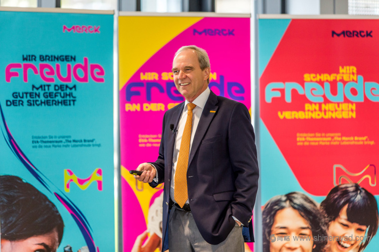 德國(guó)默克集團(tuán)新英文文字商標(biāo)LOGO設(shè)計(jì)-上海LOGO設(shè)計(jì)公司設(shè)計(jì)資訊13