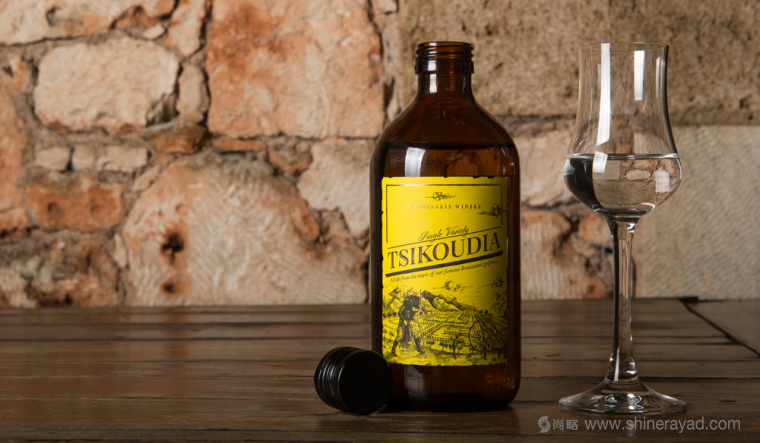 上海包裝設(shè)計(jì)公司分享:tsikoudia 手繪牛頭人插畫白酒包裝設(shè)計(jì)4 上海包裝設(shè)計(jì)公司分享:tsikoudia 手繪牛頭人插畫白酒包裝設(shè)計(jì)4