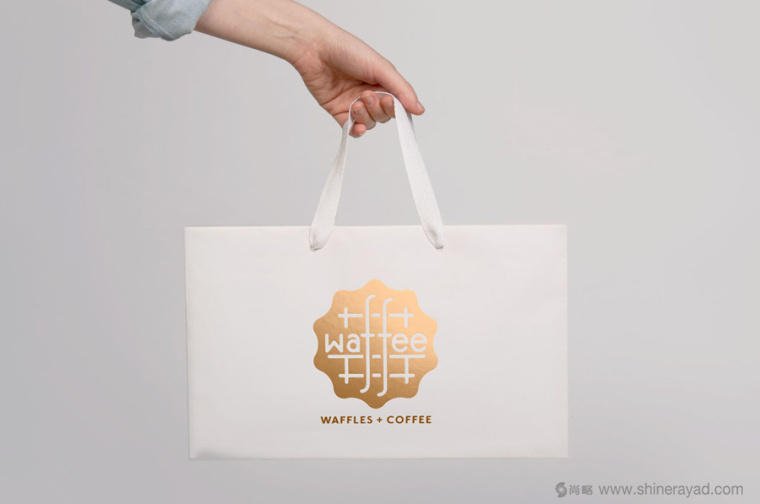 Waffee 咖啡餐飲連鎖店品牌VI視覺形象設(shè)計(jì)-手提袋設(shè)計(jì)-上海餐飲VI設(shè)計(jì)公司