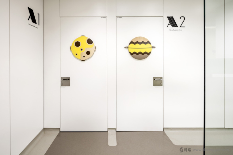 西班牙兒童腫瘤醫(yī)院Atencions內部空間品牌形象設計與導視設計10 西班牙兒童腫瘤醫(yī)院Atencions內部空間品牌形象設計與導視設計10