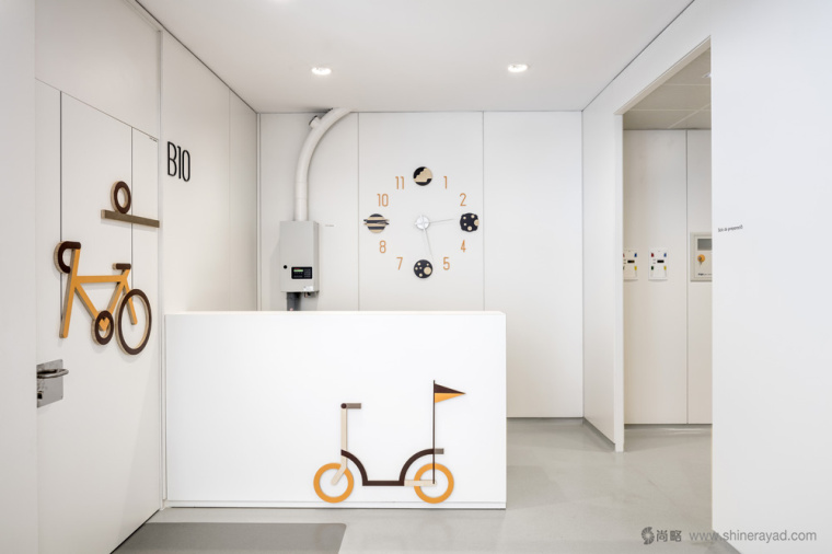 西班牙兒童腫瘤醫(yī)院Atencions內部空間環(huán)境形象設計與導視設計11 西班牙兒童腫瘤醫(yī)院Atencions內部空間環(huán)境形象設計與導視設計11