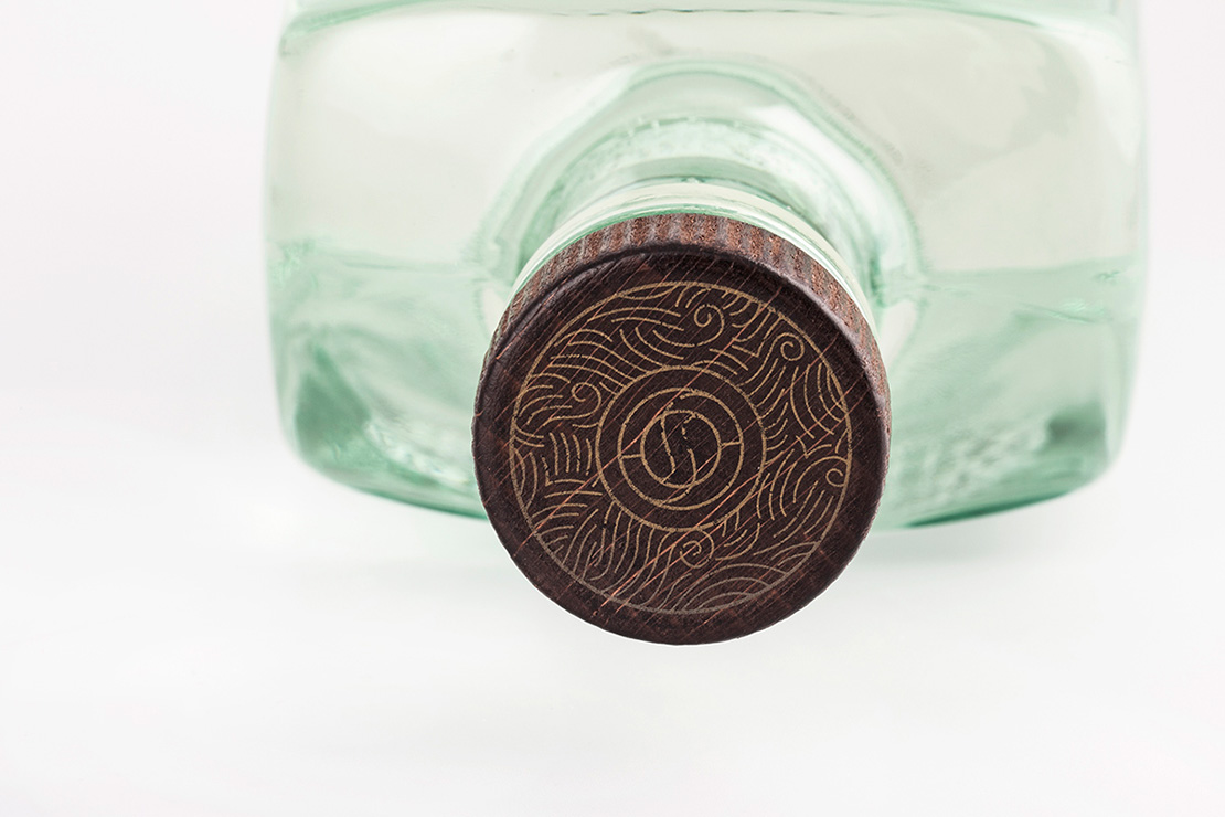 尚略上海包裝設(shè)計(jì)公司分享：Old Sport 松子酒大胡子包裝設(shè)計(jì)4