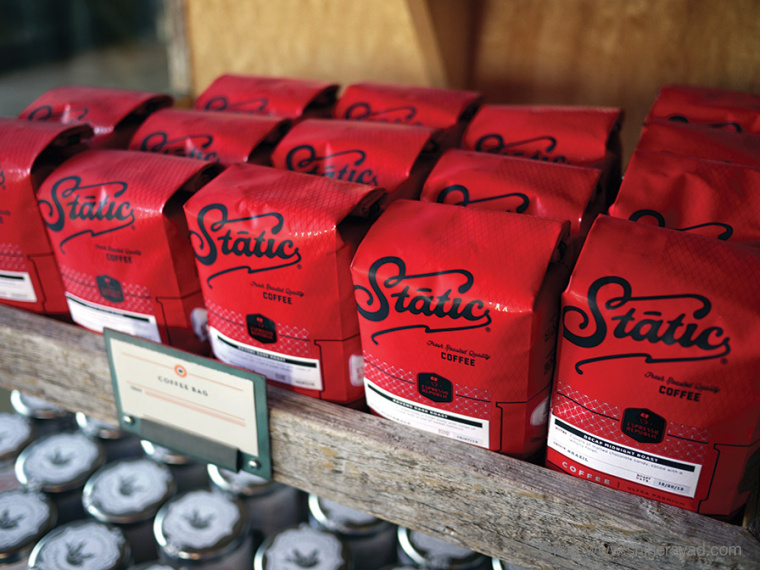 Static Coffee 袋裝咖啡豆咖啡紅黑包裝設(shè)計(jì)15-包裝展示效果