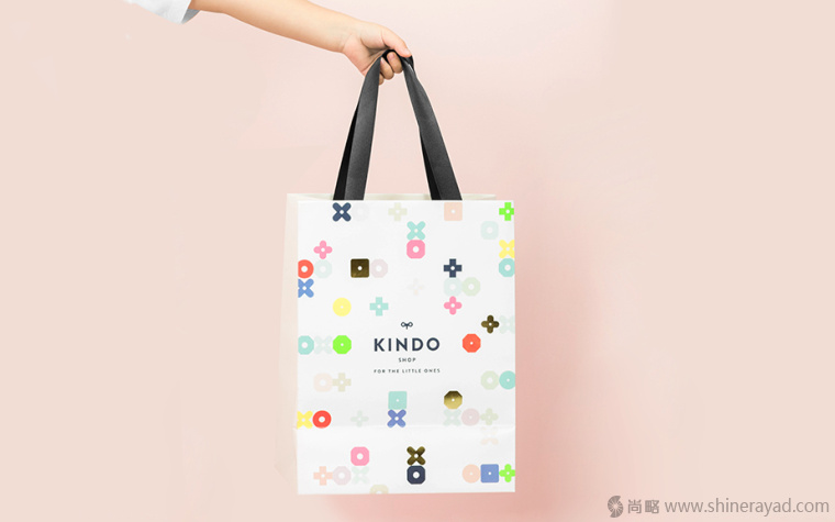 Kindo 兒童服裝品牌VI形象設(shè)計(jì)-手提袋設(shè)計(jì)-上海品牌形象設(shè)計(jì)公司13 Kindo 兒童服裝品牌VI形象設(shè)計(jì)-手提袋設(shè)計(jì)-上海品牌形象設(shè)計(jì)公司13