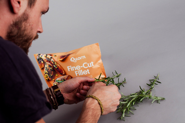 上海食品包裝設(shè)計(jì)公司設(shè)計(jì)欣賞:Quorn 素食火腿香腸肉類包裝設(shè)計(jì)2 上海食品包裝設(shè)計(jì)公司設(shè)計(jì)欣賞:Quorn 素食火腿香腸肉類包裝設(shè)計(jì)2