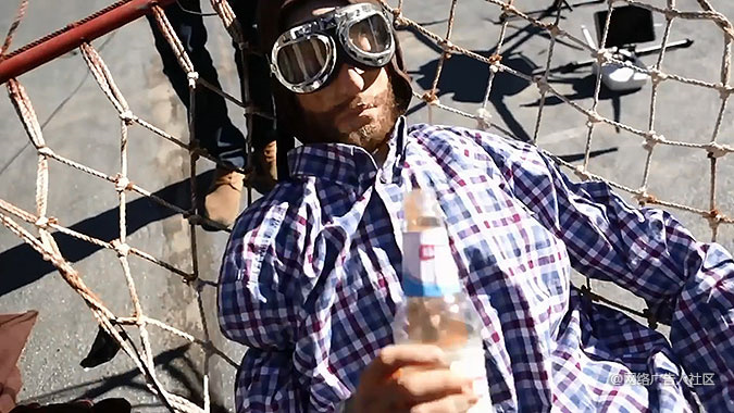 戶外營銷推廣活動(dòng)——格魯吉亞啤酒惡搞營銷“無人機(jī)高空吊床”篇