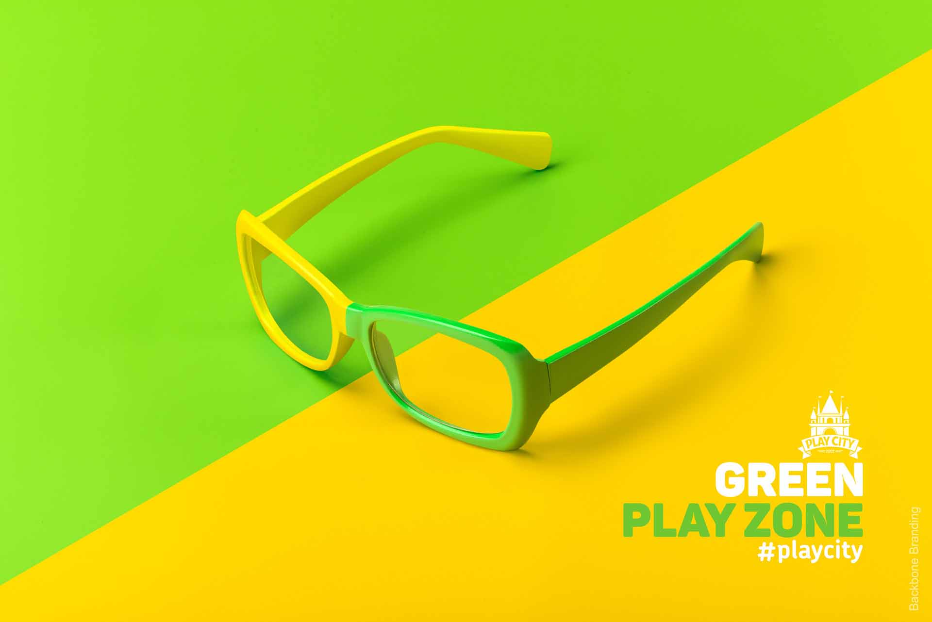 矢量圖畫風(fēng)格Play City 娛樂公園vi形象設(shè)計(jì)——展現(xiàn)游戲與現(xiàn)實(shí)交融