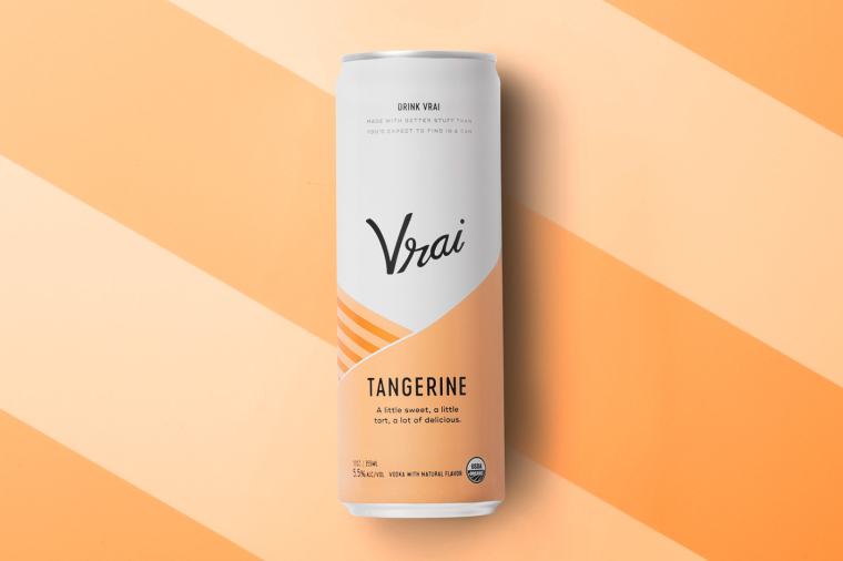 Vrai 品牌灌裝伏特加雞尾酒包裝設(shè)計清爽“V”字母版式 Vrai 品牌灌裝伏特加雞尾酒包裝設(shè)計清爽“V”字母版式