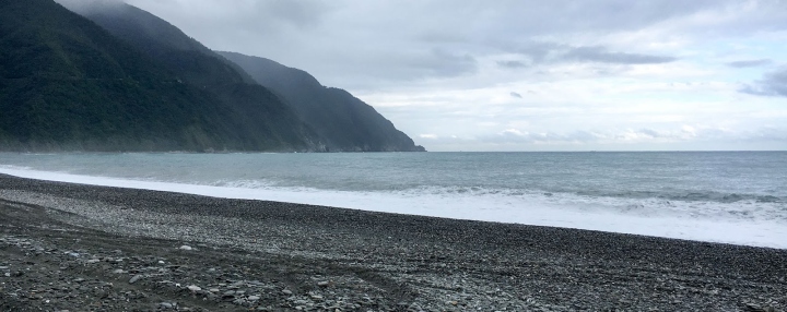 日式溫泉浴粉創(chuàng)意包裝設(shè)計造型設(shè)計——石材與木材的結(jié)合