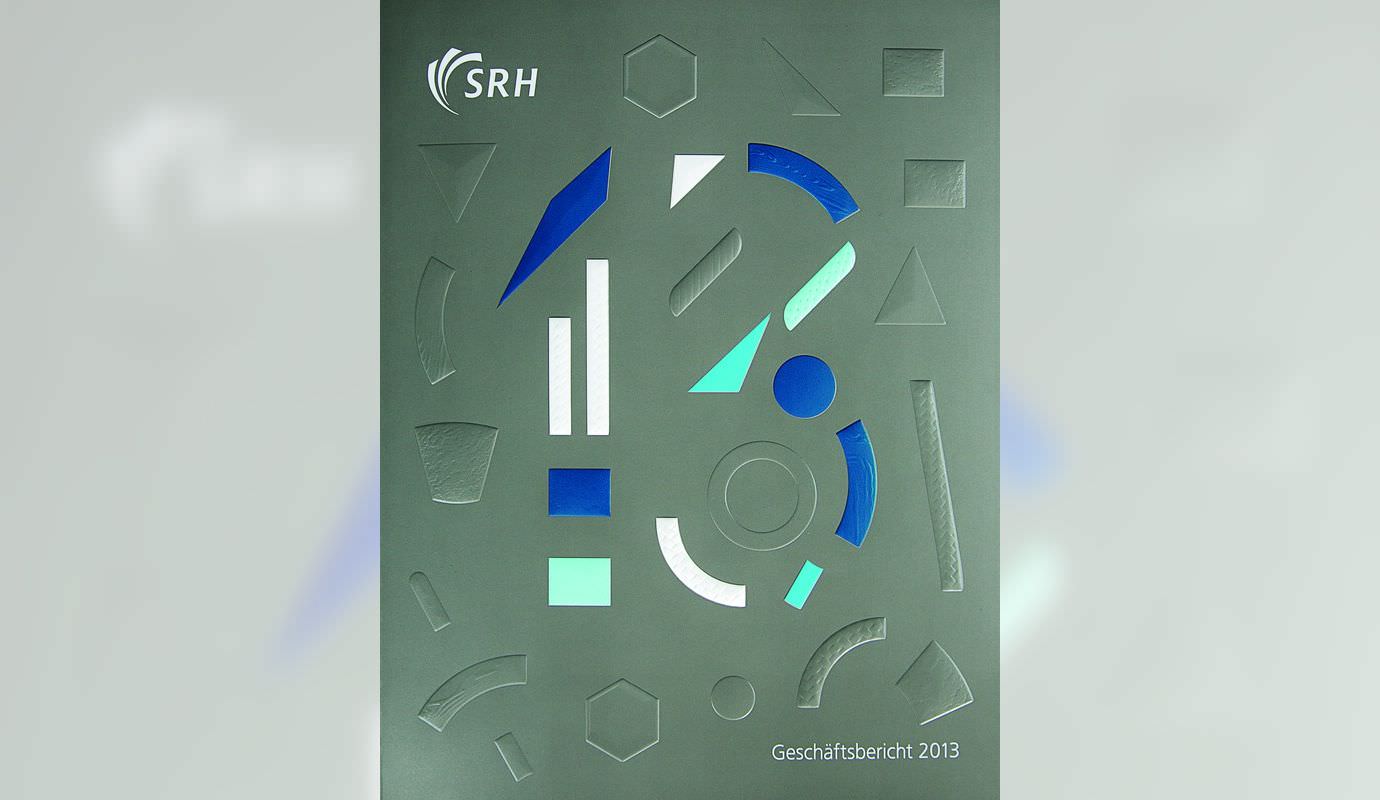 上海畫冊(cè)設(shè)計(jì)公司尚略廣告分享SRH控股2013年度報(bào)告畫冊(cè)設(shè)計(jì)。SRH控股2013年度報(bào)告用具體實(shí)例來交流教育和醫(yī)療保健提供者的生命和價(jià)值，創(chuàng)意設(shè)計(jì)集成了智能手機(jī)中常使用的熟悉的象形文字。