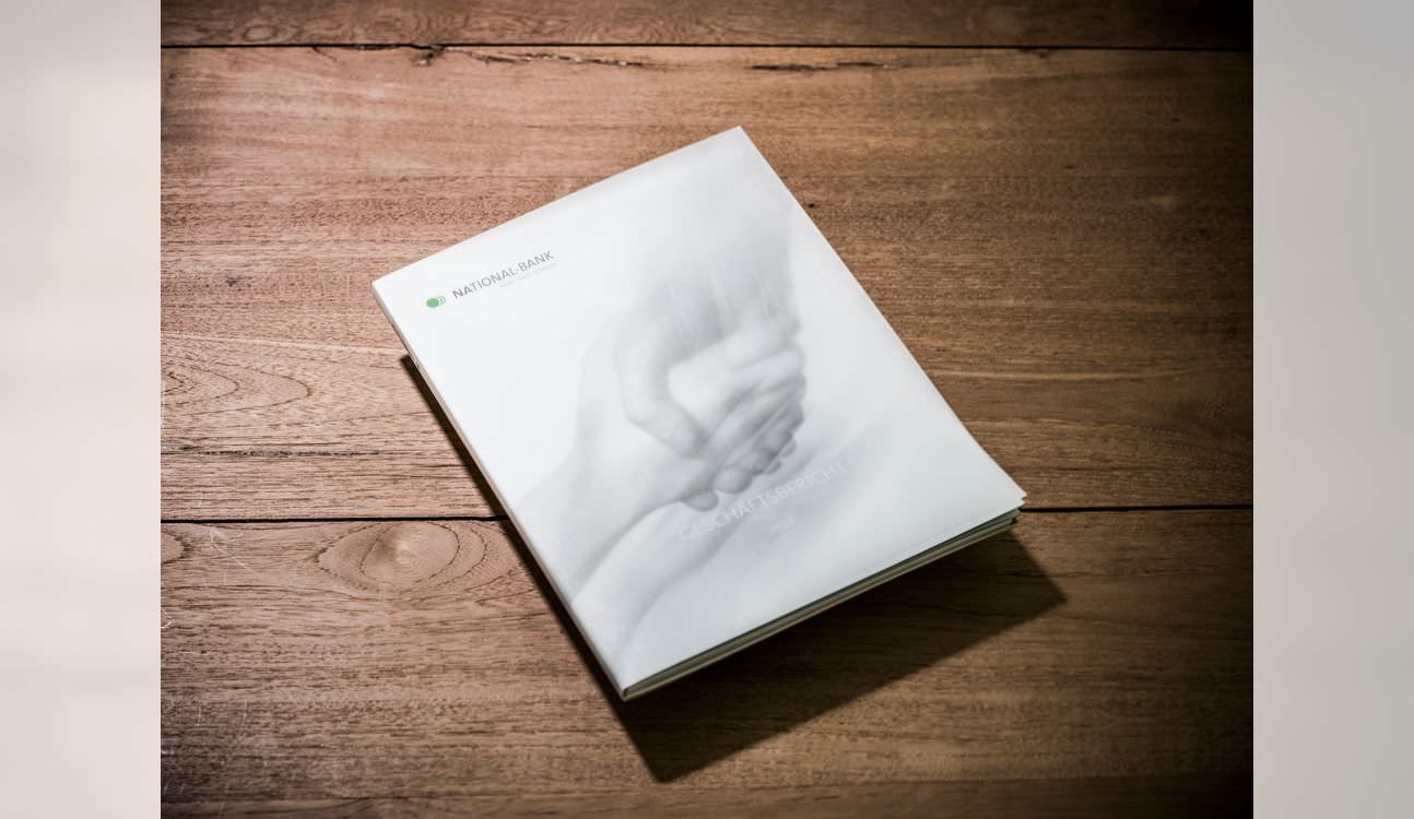 世界國際銀行年報宣傳冊設(shè)計-上海宣傳冊設(shè)計公司分享