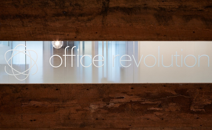  Office Revolution 辦公室空間環(huán)境裝修設(shè)計(jì)--logo墻-上海品牌設(shè)計(jì)公司