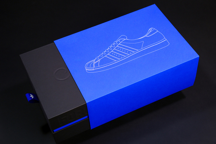 阿迪達斯超級巨星50周年紀念版紫色包裝設(shè)計