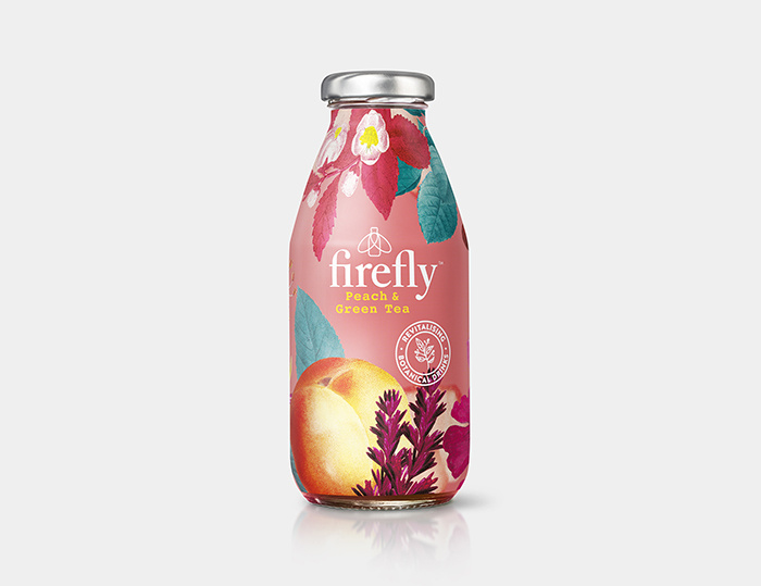 Firefly帶有翅膀的飲料包裝設計，配上帶狀線“活化植物”強化健康特性