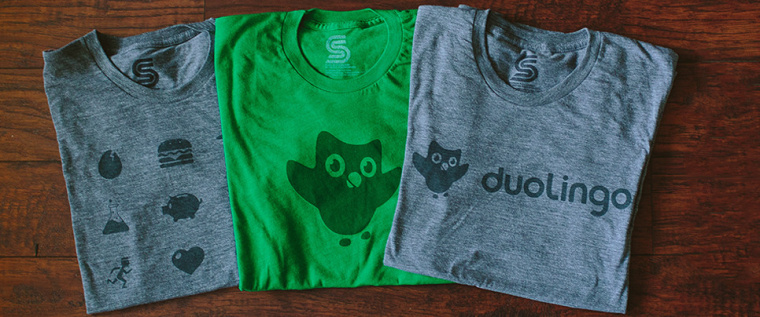 Duolingo語(yǔ)言學(xué)習(xí)翻譯網(wǎng)站標(biāo)志logo設(shè)計(jì)，一只獨(dú)特且有個(gè)性的綠色貓頭鷹