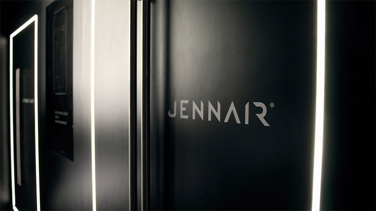 JennAir廚房電器用具品牌LOGO設計,源自通風爐灶和字母J的logo JennAir廚房電器用具品牌LOGO設計,源自通風爐灶和字母J的logo