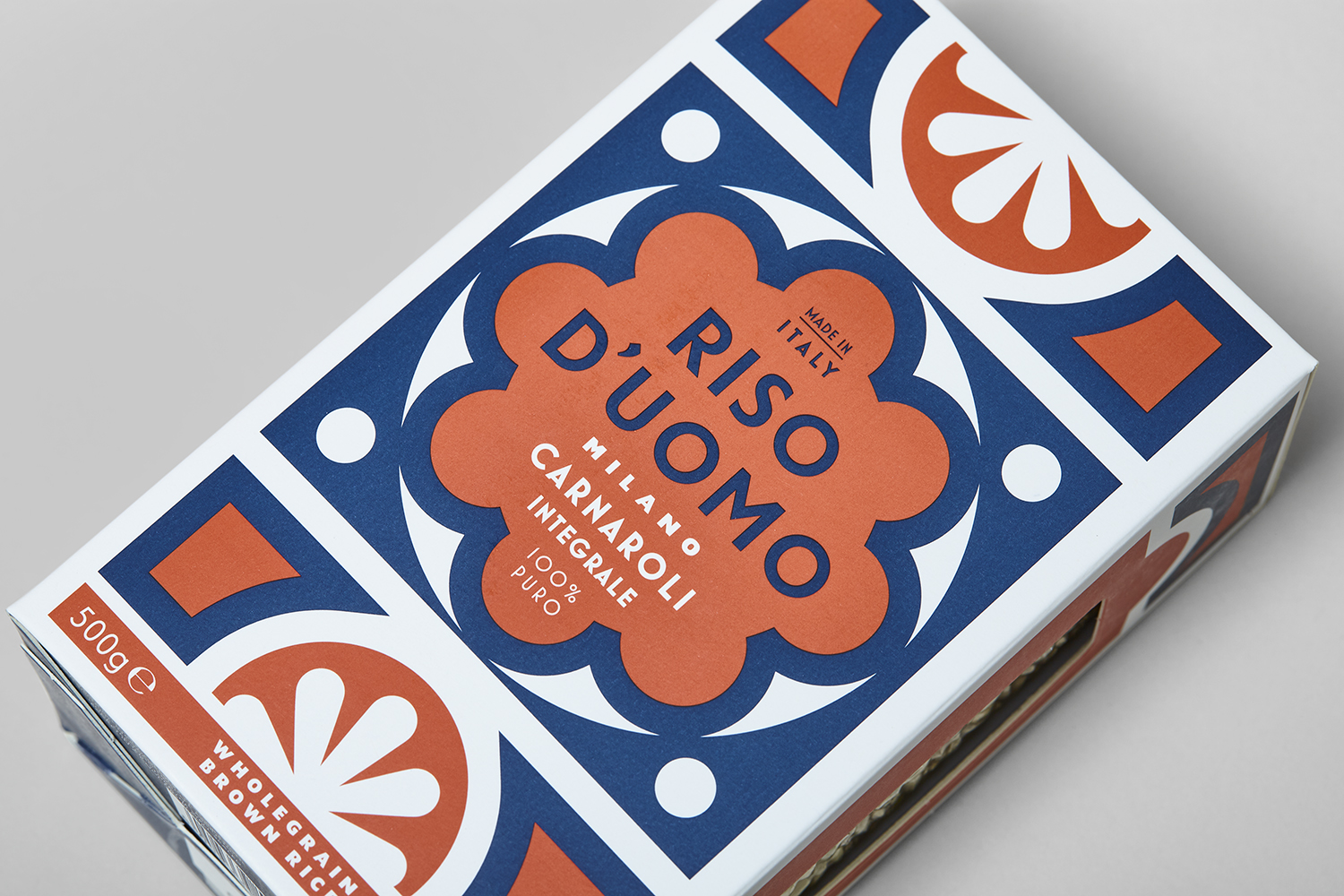 Riso D’uomo 大米包裝設計，華麗大理石地磚圖案靈感