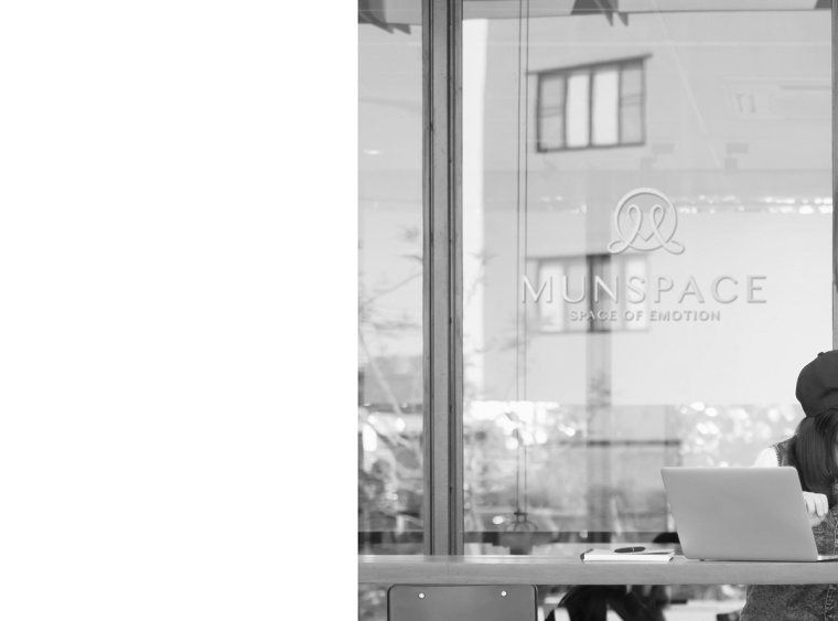 MUNSPACE咖啡（店）品牌形象設(shè)計logo設(shè)計，簡約心形符號+字母M
