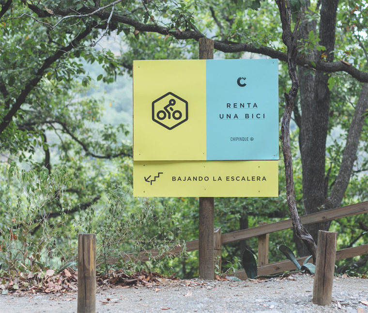 Chipinque生態(tài)公園品牌形象VI設(shè)計logo設(shè)計,字母C上融合了山頂?shù)恼掌? alt=