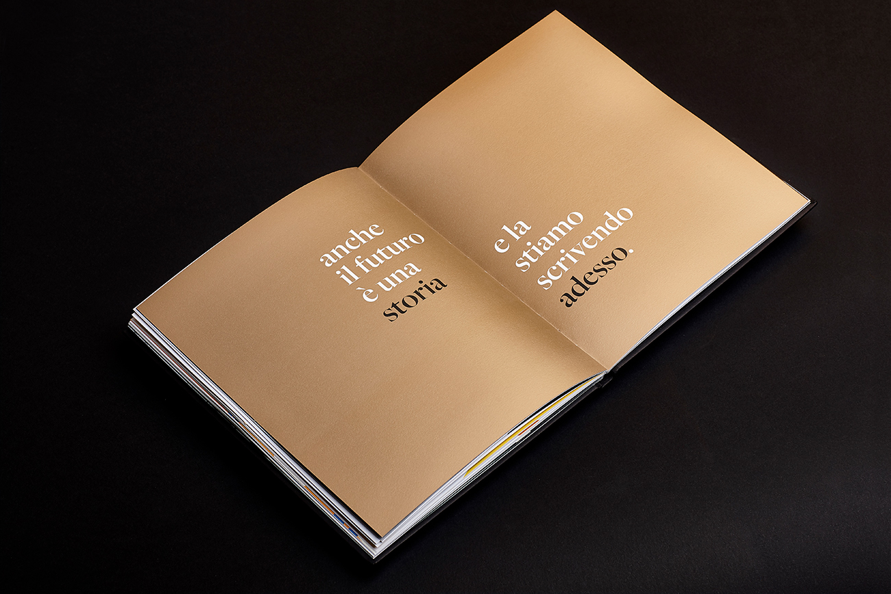 Nuceria Group國(guó)外酒文化宣傳畫(huà)冊(cè)設(shè)計(jì)“瓶子里的故事”--詹姆斯英國(guó)間諜與伏特加