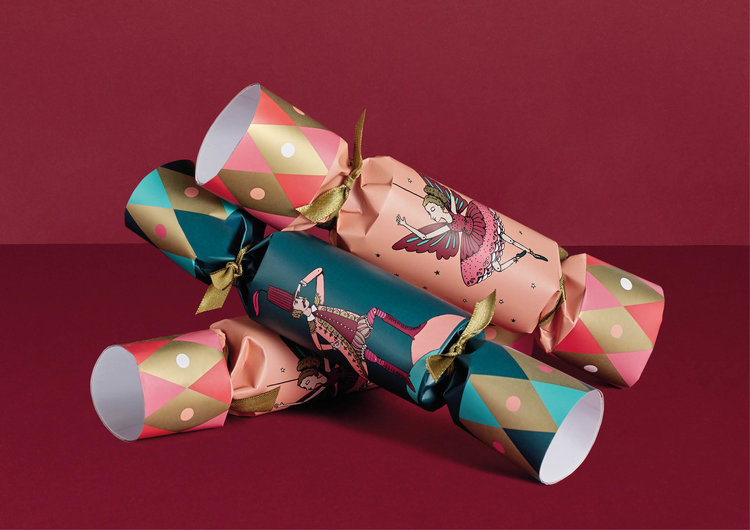 Charbonnel圣誕節(jié)巧克力禮品包裝設計,設計靈感來自芭蕾舞劇院與童話故事 Charbonnel圣誕節(jié)巧克力禮品包裝設計,設計靈感來自芭蕾舞劇院與童話故事