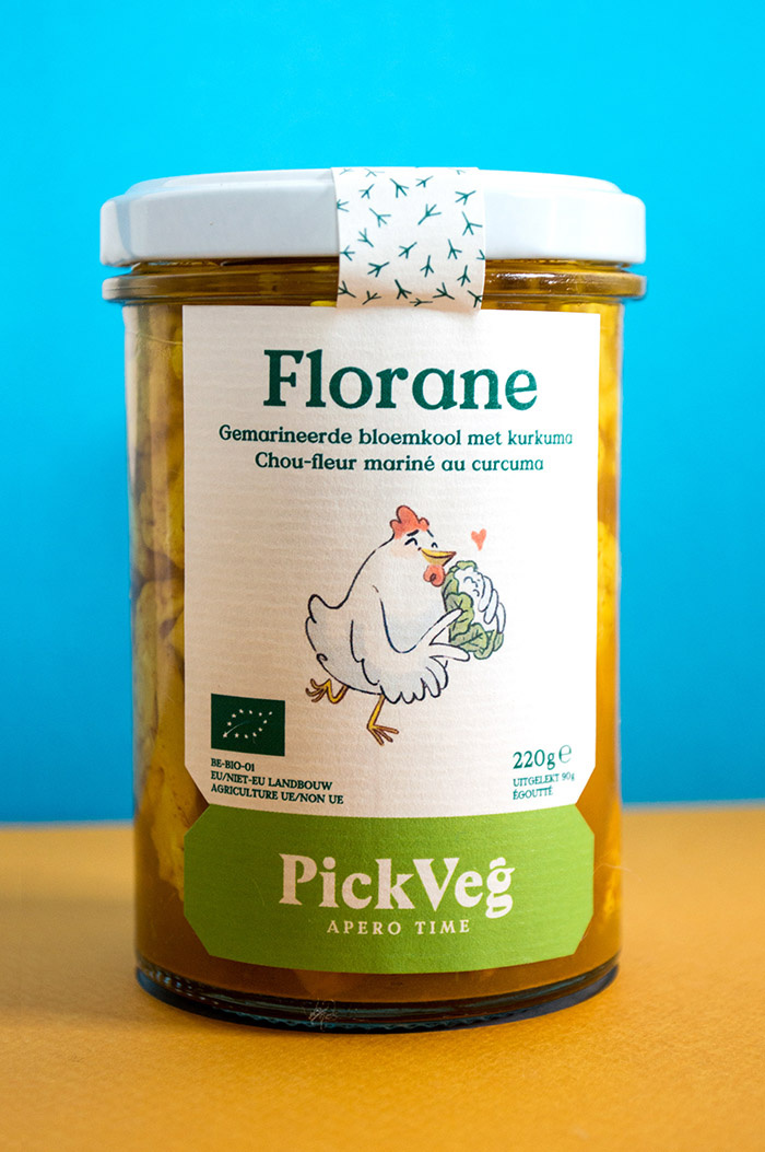 PickVeg 開胃咸菜泡菜休閑食品包裝設(shè)計(jì)，減輕生活壓力的小雞嘻哈插畫風(fēng)格