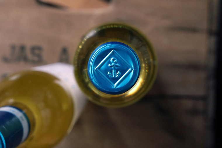 Chesapeake 葡萄酒包裝設(shè)計(jì),通過(guò)插畫(huà)來(lái)表達(dá)切薩皮克灣的海洋生物 Chesapeake 葡萄酒包裝設(shè)計(jì),通過(guò)插畫(huà)來(lái)表達(dá)切薩皮克灣的海洋生物
