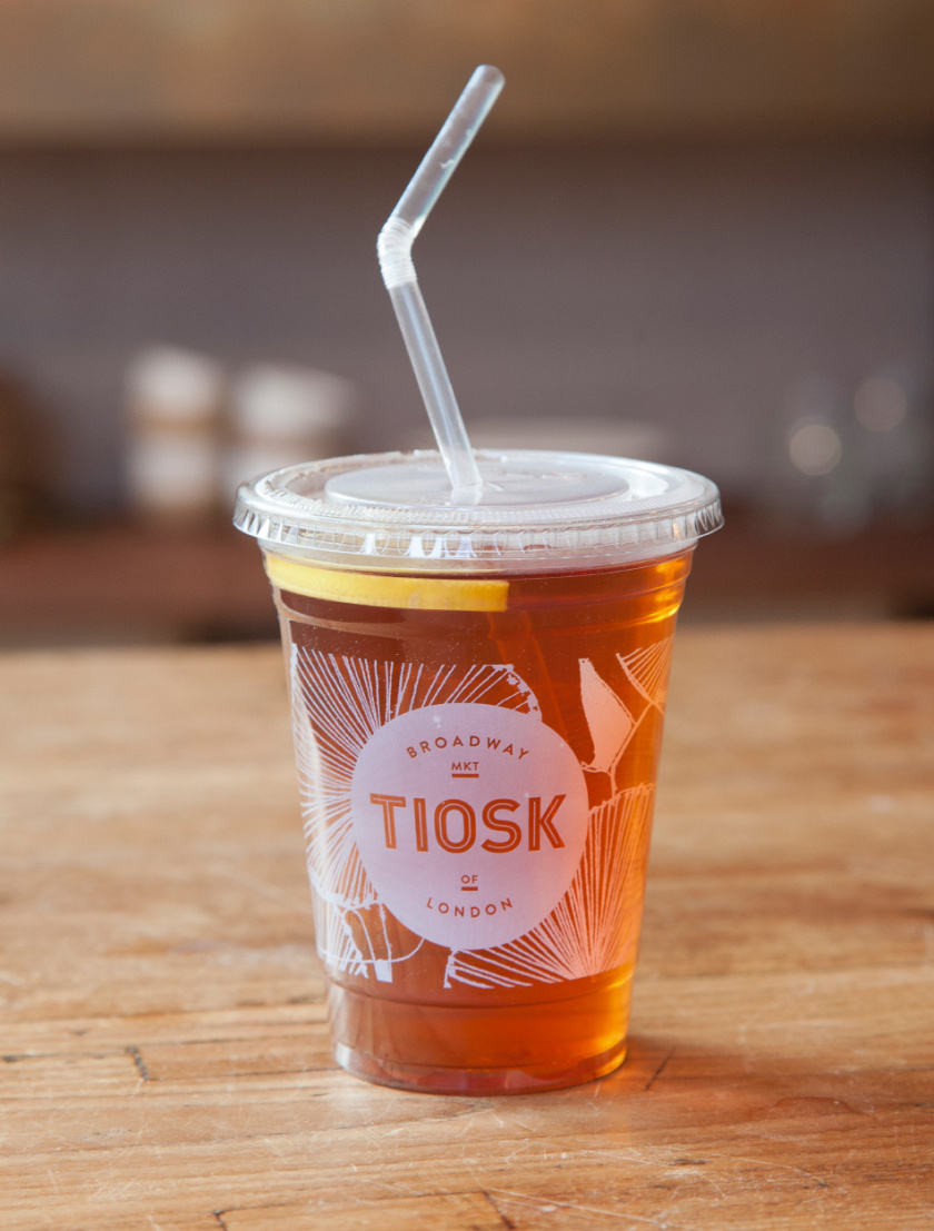 Tiosk茶飲餐飲品牌形象設計，水墨線條畫風格