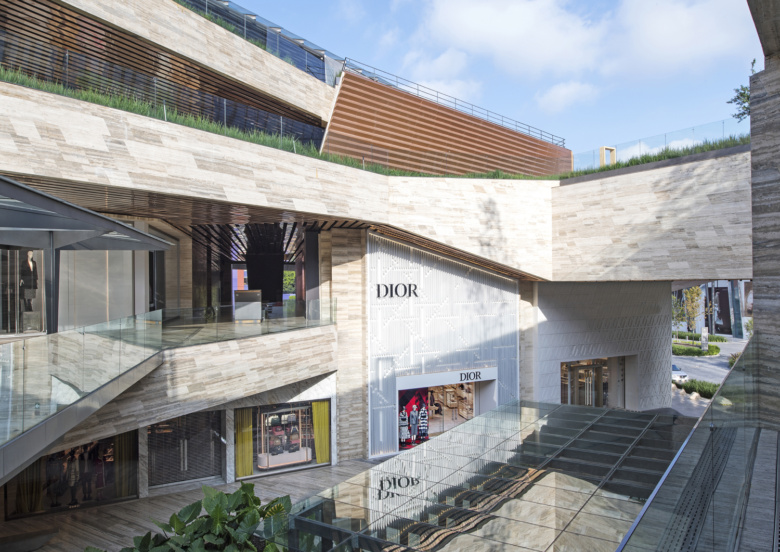 迪奧精品專賣店空間設(shè)計(jì)，簡約精致風(fēng)格