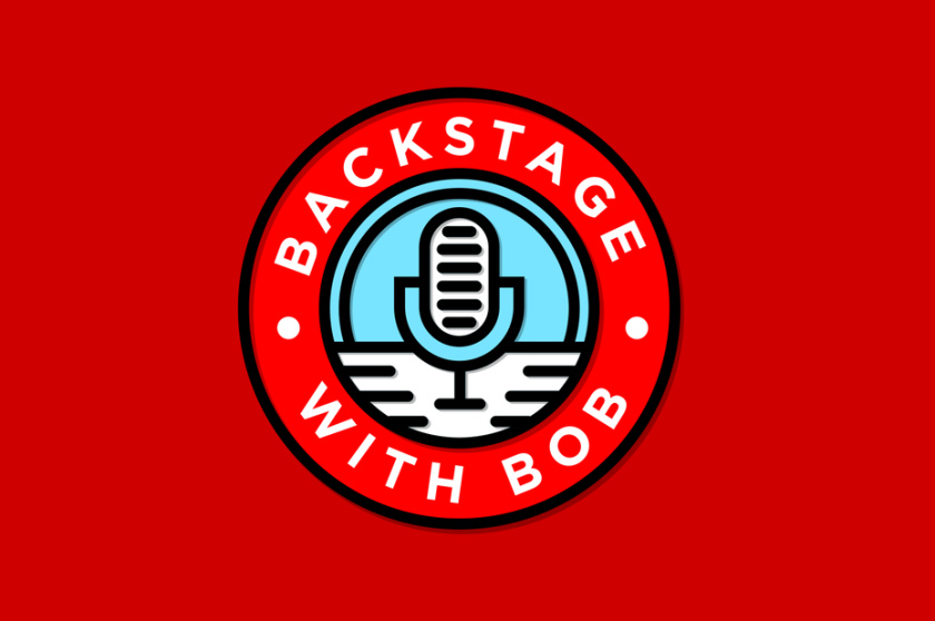 圓形徽標，帶麥克風，文字“Backstage with Bob”logo設計