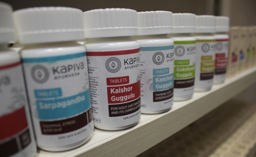 KapivaOTC非處方藥品包裝設(shè)計，嚴(yán)謹?shù)纳珘K加植物插圖