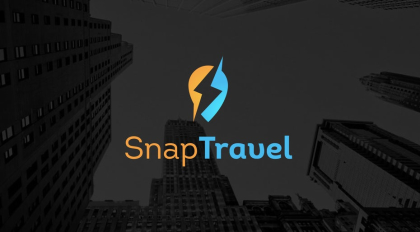 藍(lán)色和黃色橢圓形，帶有負(fù)空間照明螺栓旅游logo設(shè)計