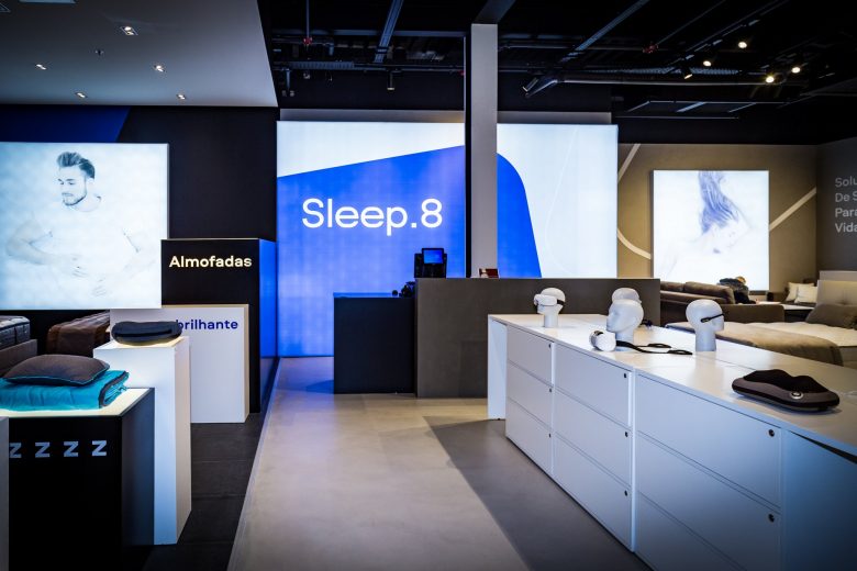 Sleep 8 床墊睡眠店鋪”藍色科技風(fēng)格“室內(nèi)零售空間創(chuàng)新設(shè)計