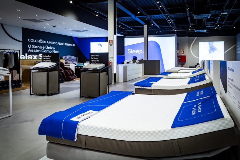 Sleep 8 床墊睡眠店鋪”藍色科技風(fēng)格“室內(nèi)零售空間創(chuàng)新設(shè)計