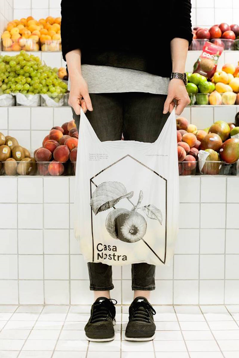 巴塞羅那Casa Nostra水果店店鋪空間設(shè)計(jì)“白色瓷磚”風(fēng)格