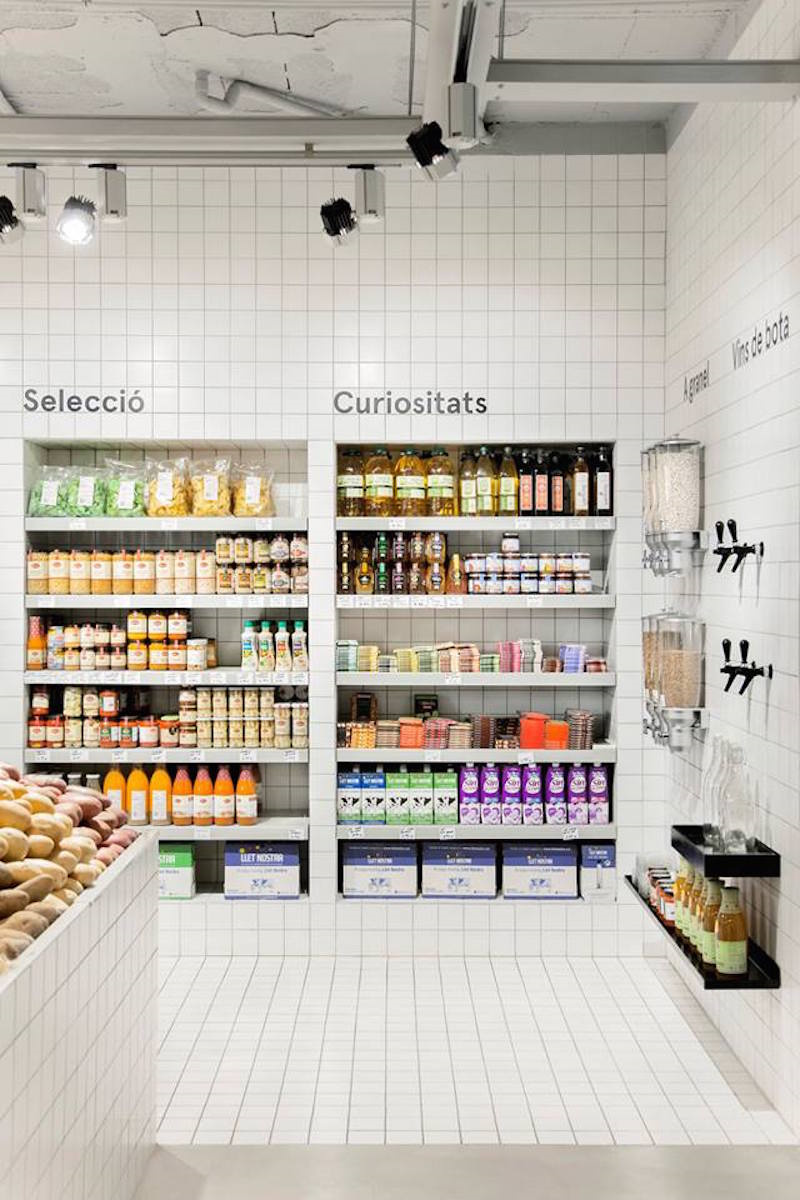 巴塞羅那Casa Nostra水果店店鋪空間設(shè)計(jì)“白色瓷磚”風(fēng)格