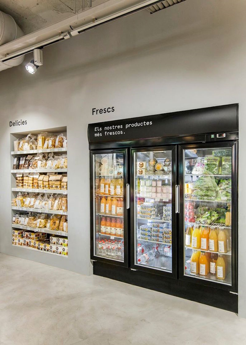 巴塞羅那Casa Nostra水果店店鋪空間設(shè)計(jì)“白色瓷磚”風(fēng)格