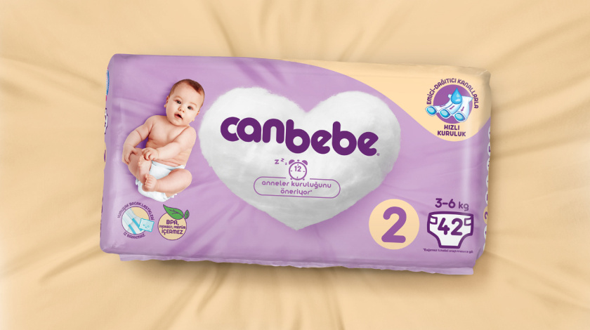 Canbebe 坎貝嬰兒尿布包裝設計，一團心形的棉花圖案+嬰兒照片