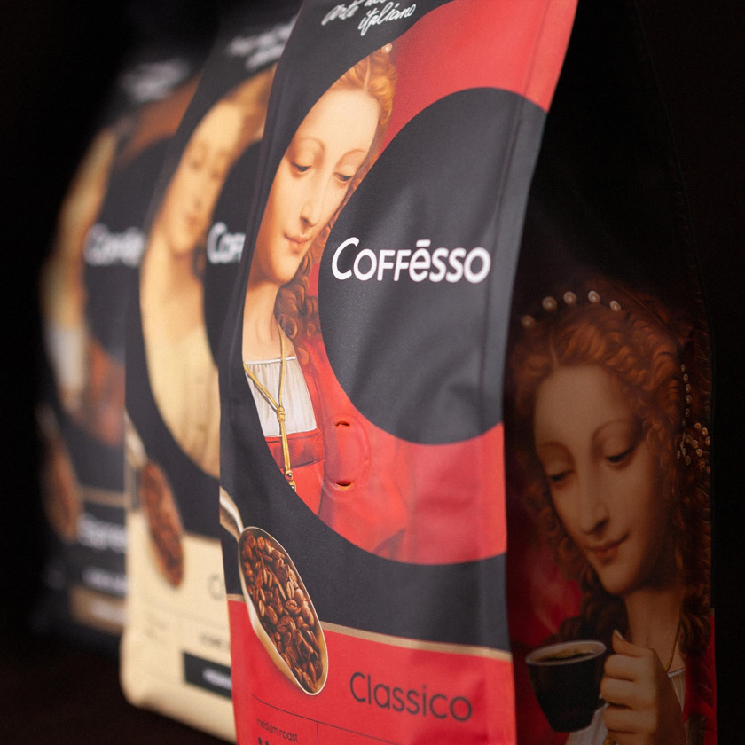 Coffesso速溶咖啡包裝設(shè)計(jì)，用字母C切出意大利文藝復(fù)興女性插圖圖像