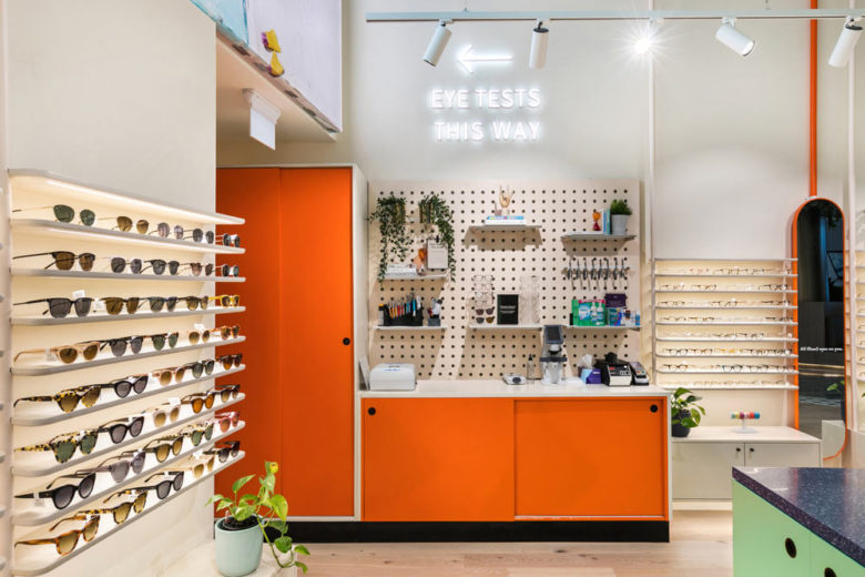 BN眼鏡店店鋪空間設(shè)計(jì),方便容納與管理眾多產(chǎn)品sku BN眼鏡店店鋪空間設(shè)計(jì),方便容納與管理眾多產(chǎn)品sku