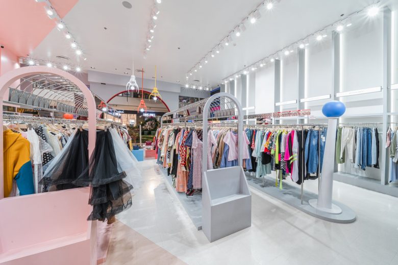 Matchbox時(shí)尚潮流服飾商店店鋪空間設(shè)計(jì)，90年代街機(jī)游戲風(fēng)格