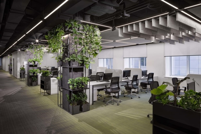 Privat 銀行辦公室空間設(shè)計(jì)，開放式空間設(shè)計(jì)分隔及充分的綠化