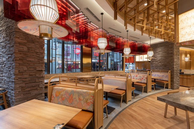 Sushi Tei 日式壽司餐廳餐飲店鋪室內(nèi)空間設(shè)計(jì)“自然原木喜慶”風(fēng)格