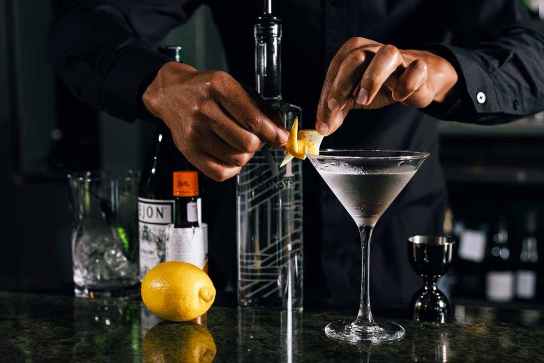 MON-YéVodka西非伏特加酒水包裝設計，紡織品團案+MV品牌logo設計