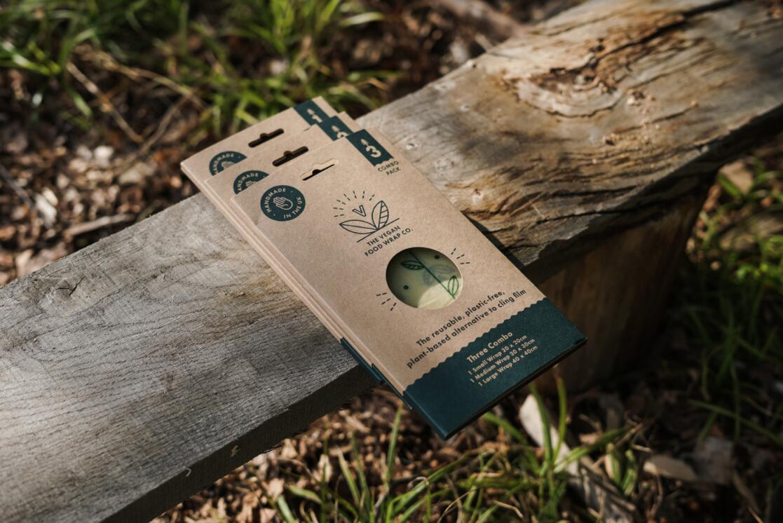 The Vegan 天然植物素食品牌logo設(shè)計(jì)“有機(jī)徽章”圖案與牛皮紙產(chǎn)品包裝設(shè)計(jì) The Vegan 天然植物素食品牌logo設(shè)計(jì)“有機(jī)徽章”圖案與牛皮紙產(chǎn)品包裝設(shè)計(jì)