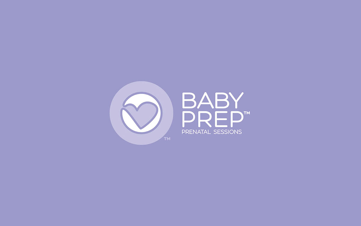Baby Prep 孕婦產前醫(yī)療教育品牌形象logo設計“心+子宮內嬰兒+孕婦”