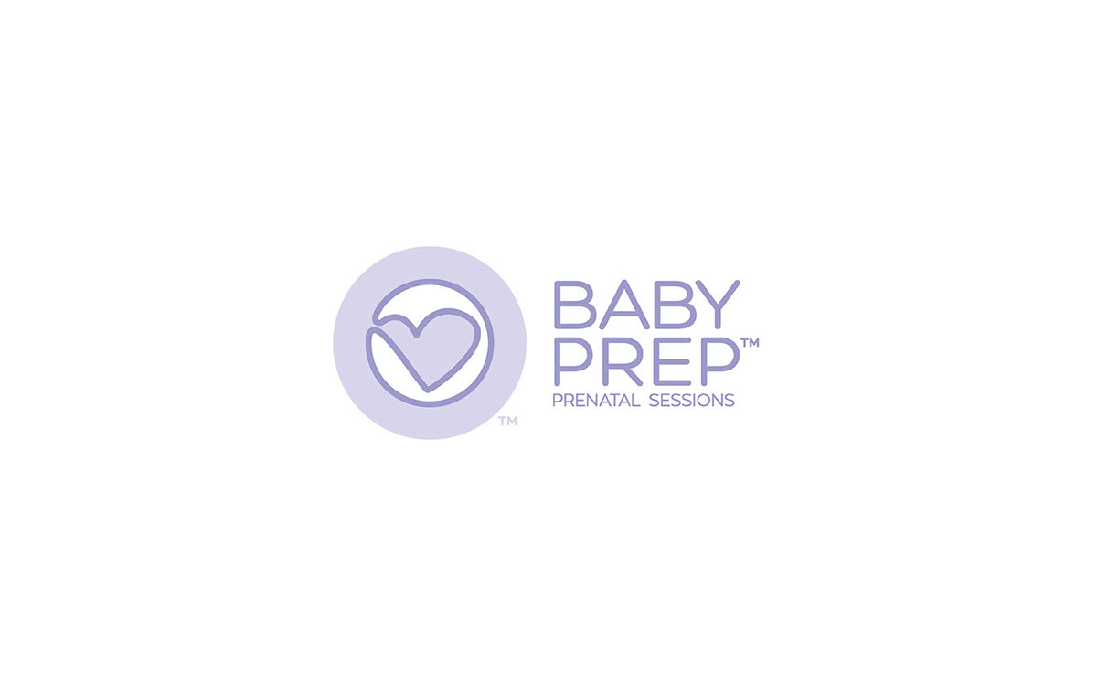 Baby Prep 孕婦產前醫(yī)療教育品牌形象logo設計“心+子宮內嬰兒+孕婦”