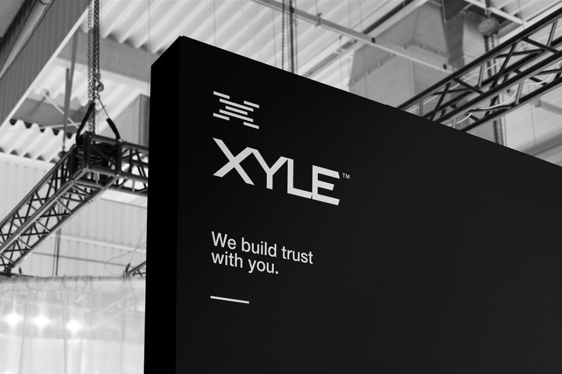 Xyle建筑設計公司logo設計品牌形象vis設計，x磚塊logo與超酷黑白漸變vi風